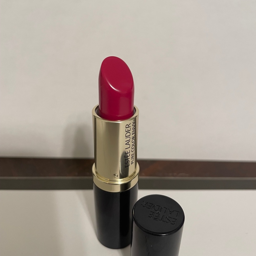 NWT - Estée Lauder Lipstick